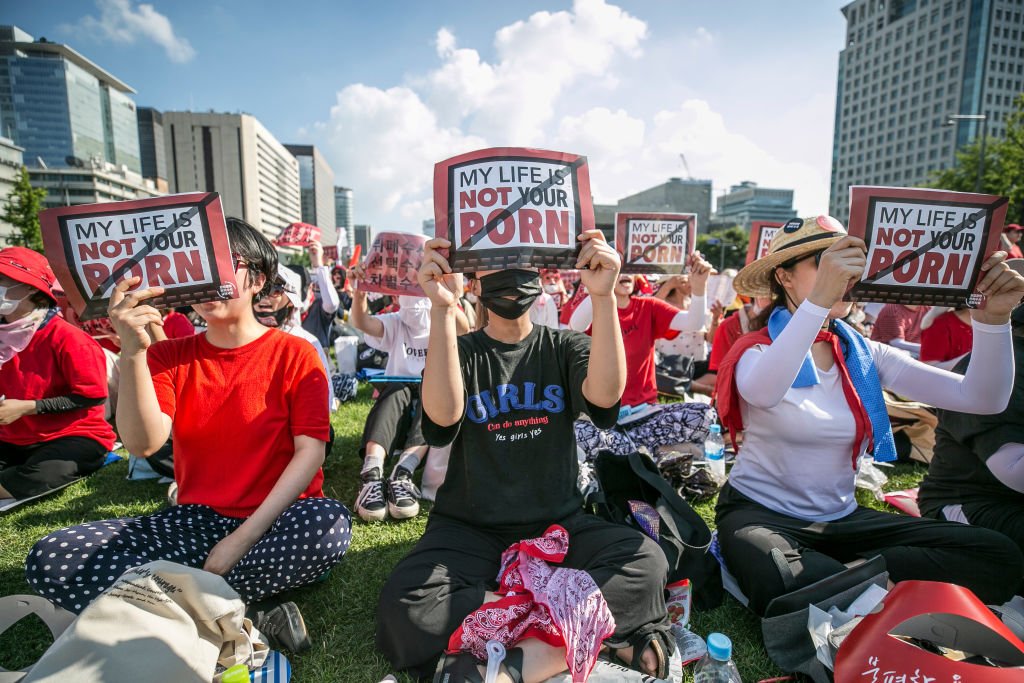 Tens of thousands of South Korean women protest against spycam  