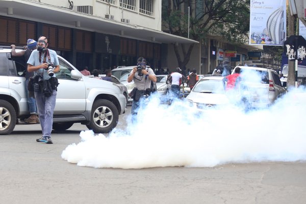 Kenya journalists covering protest