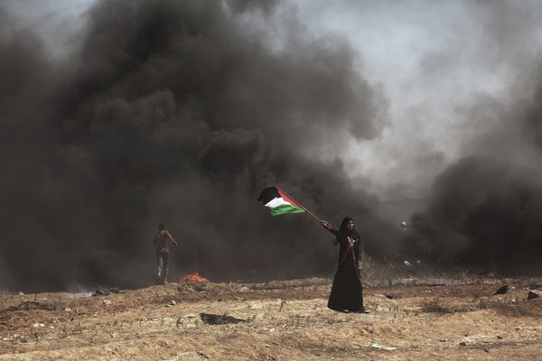 Palestine women with flag 
