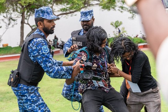 Maldives police assault media July 2023