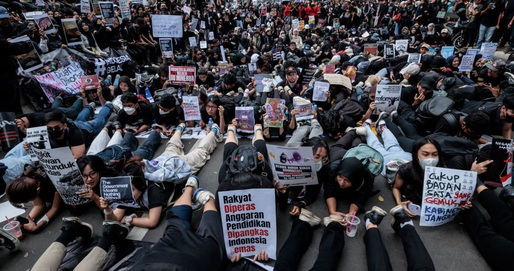 

    Indonesia: Crackdown on protests, stifling of expression and repression in Papua continues in Prabowo’s first four months in power - Civicus Monitor

    