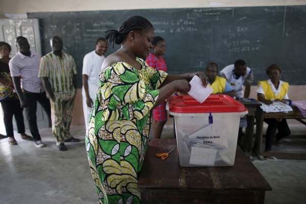 Benin_woman votes elections 2016