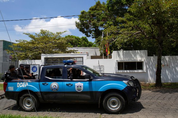 Nicaragua - police academy language