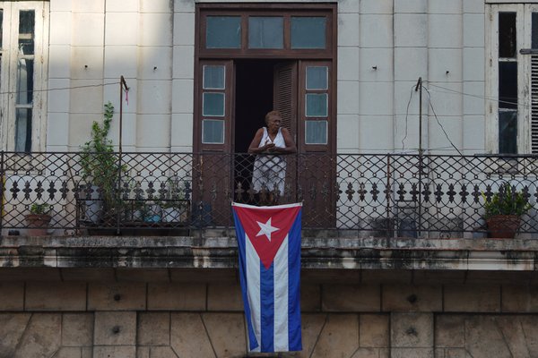 Cuba - balcony flag