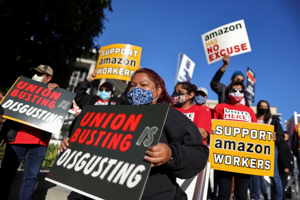 Workers protest outside Minnesota  warehouse