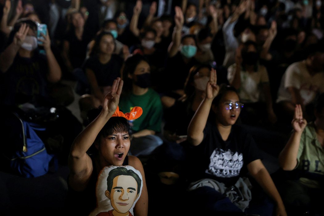 Thailand: Sentencing of human rights lawyer and prominent pro-democracy  activist Anon Nampa