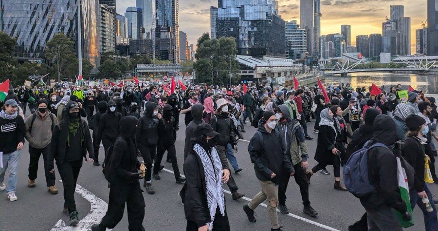 Australia: Police use excessive force, criminalise protesters and ...