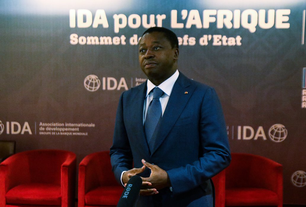 Le président du Togo, Faure Gnassingbé, lors d'une réunion pour discuter de la 20ᵉ reconstitution des ressources de l'Association internationale de développement du Groupe de la Banque mondiale à Abidjan, le 15 juillet 2021.