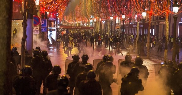Excessive police force against "Yellow Vest" protesters threatens ...